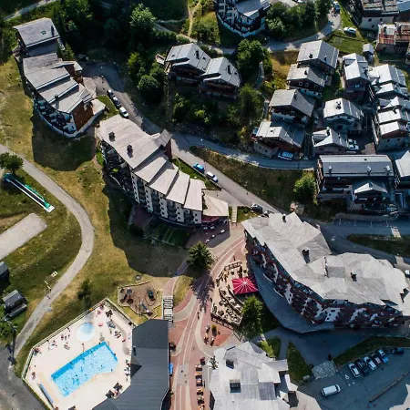 Confortable 2 Pieces, Skis Aux Pieds, Proche Commerces - Fr-1-182a-42 Courchevel