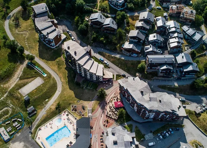 Confortable 2 Pieces, Skis Aux Pieds, Proche Commerces - Fr-1-182a-42 Courchevel