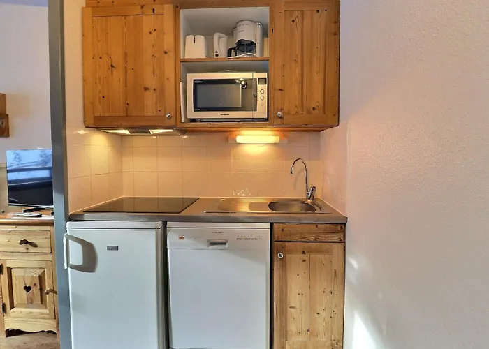 Confortable 2 Pieces, Skis Aux Pieds, Proche Commerces - Fr-1-182a-42 Courchevel