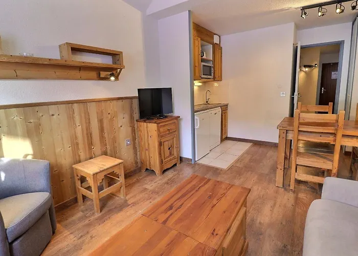 Confortable 2 Pieces, Skis Aux Pieds, Proche Commerces - Fr-1-182a-42 Courchevel